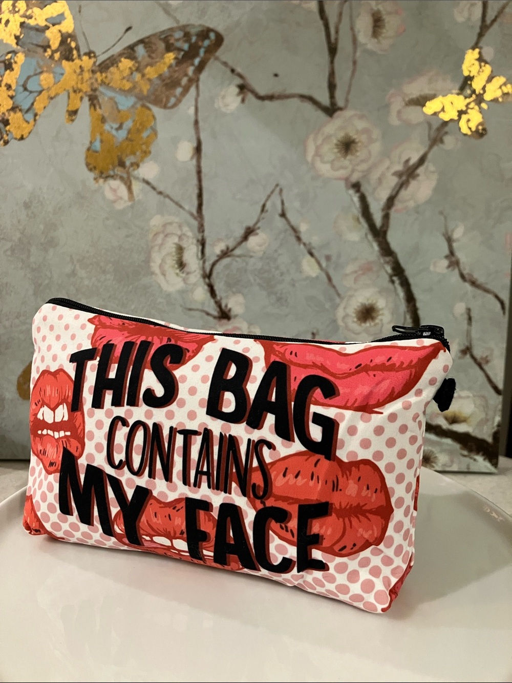 THIS BAG CONTAINS MY FACE Bundle - Facial Mask, Primer, 2 Eye Gels, 3 Lipsticks - Picture 2 of 15